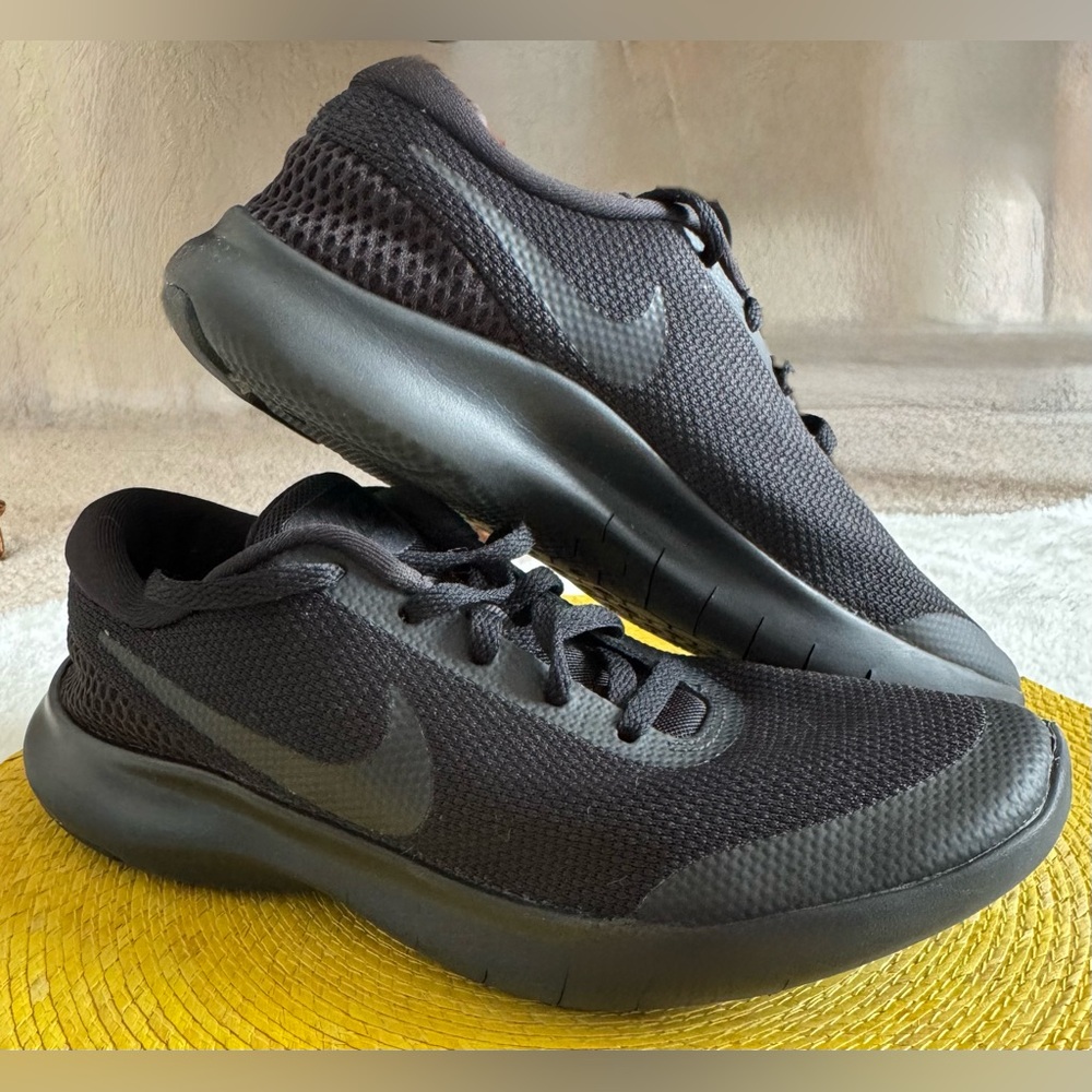 Nike Flex Experience RN 7 Women’s Size 7.5 in Black